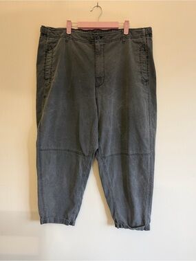 Old Navy Women’s Charcoal Cargo Pants